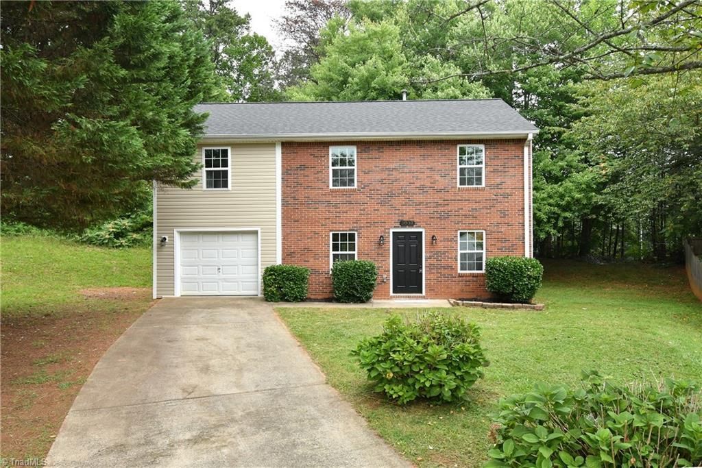 5832 Sir Knight Circle, Clemmons, NC 27012 Main Photo