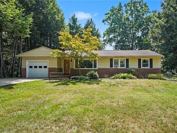 38600 Berkshire Hills Drive , Willoughby Hills, OH 44094
