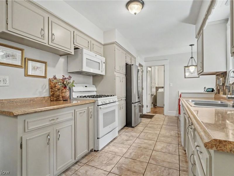 38600 Berkshire Hills Drive, Willoughby Hills, OH 44094 Photo 15