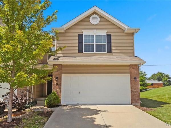 27 Loris Lane, St Charles, MO 63303