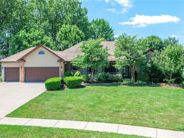 1016 Woodland Chase , Grafton, OH 44044