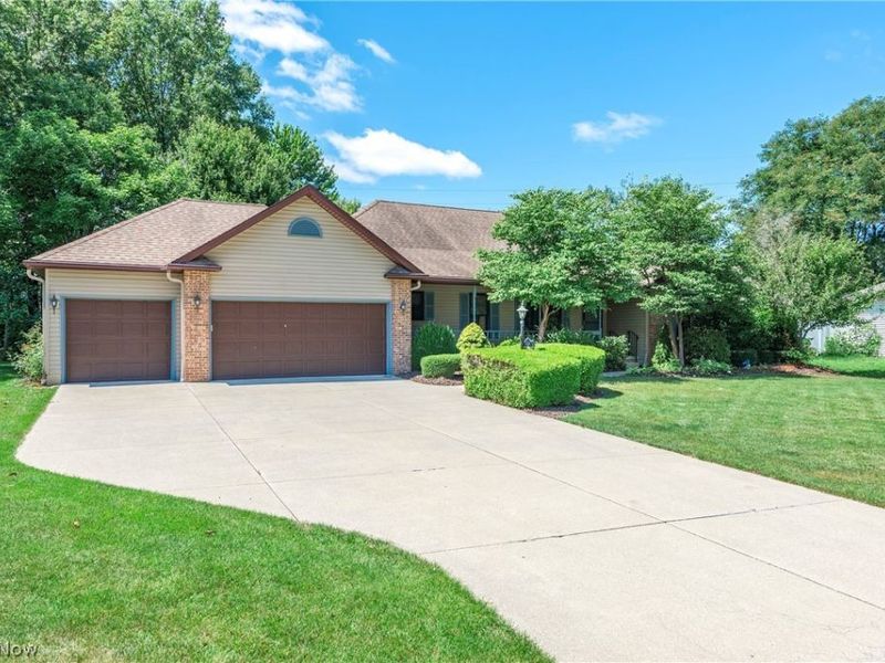 1016 Woodland Chase, Grafton, OH 44044 Photo 2