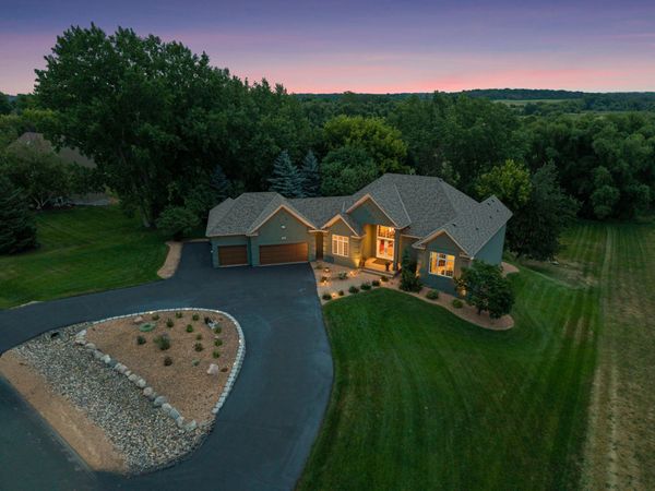 584 Vista Ridge Lane , Shakopee, MN 55379