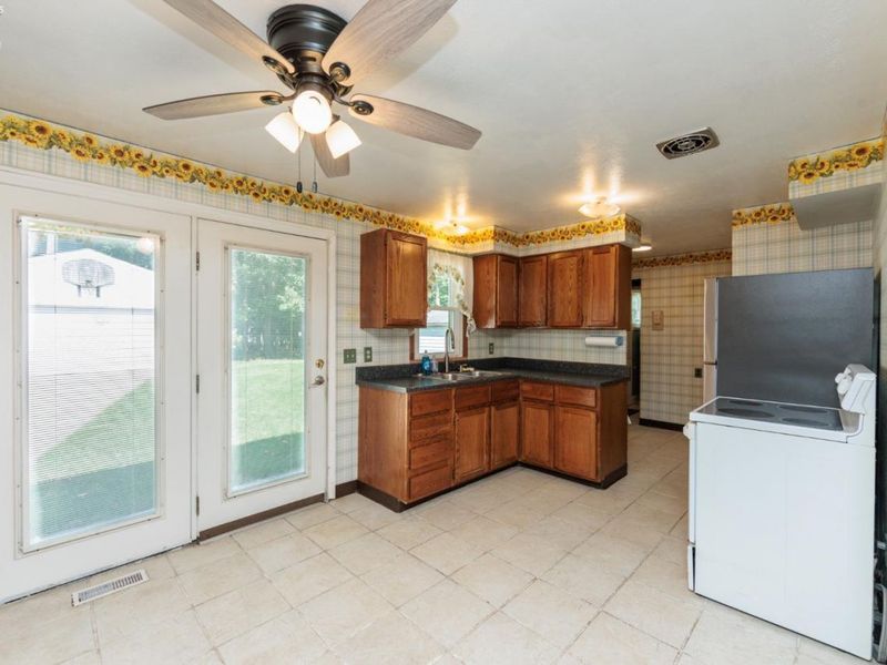 582 Highbridge Road, Vermilion, OH 44089 Photo 9