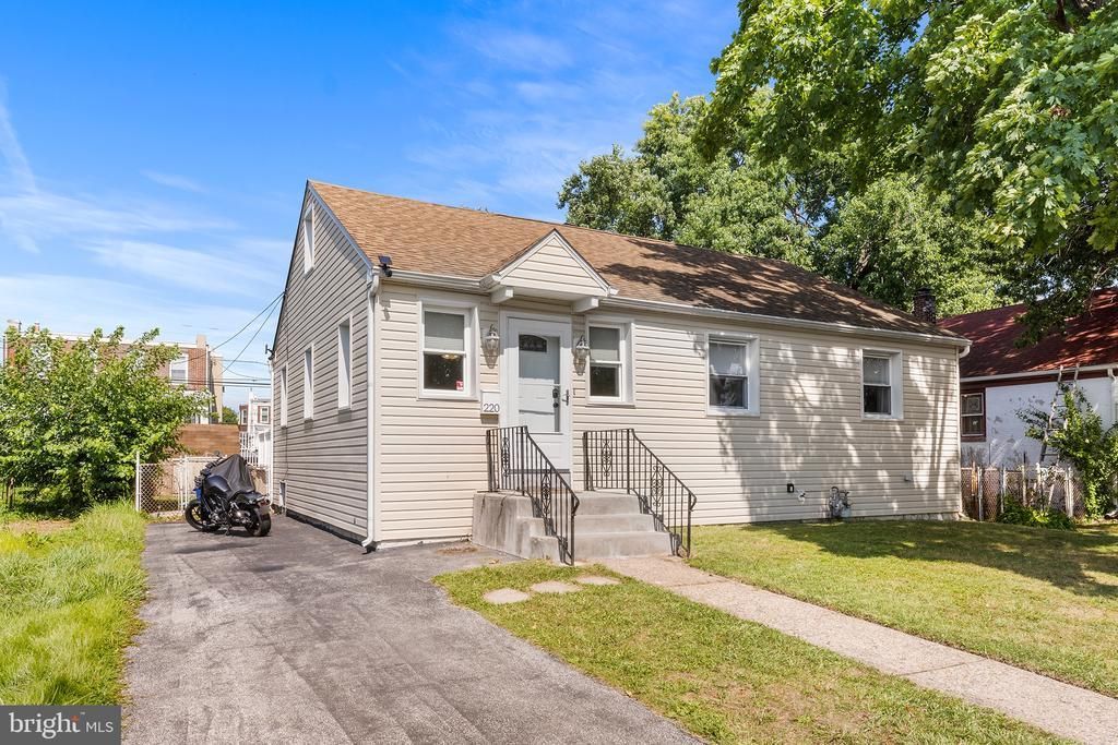 220 NORWOOD AVENUE, HOLMES, PA 19043