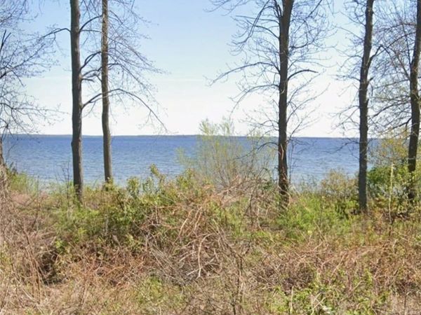 S Point Peninsula Road , Three Mile Bay, NY 13693