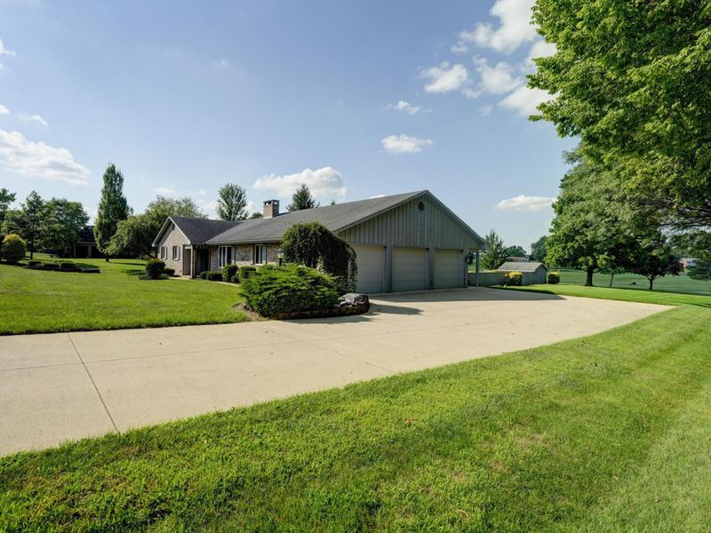 6468 Country Club Drive, Greenville, OH 45331 Photo 5