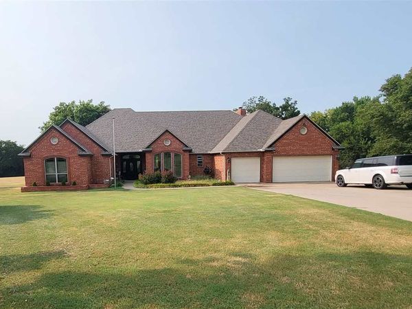 75 Stoneridge Rd, Ponca City, OK 74604