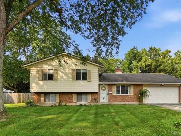 2760 Corlington Drive, Kettering, OH 45440