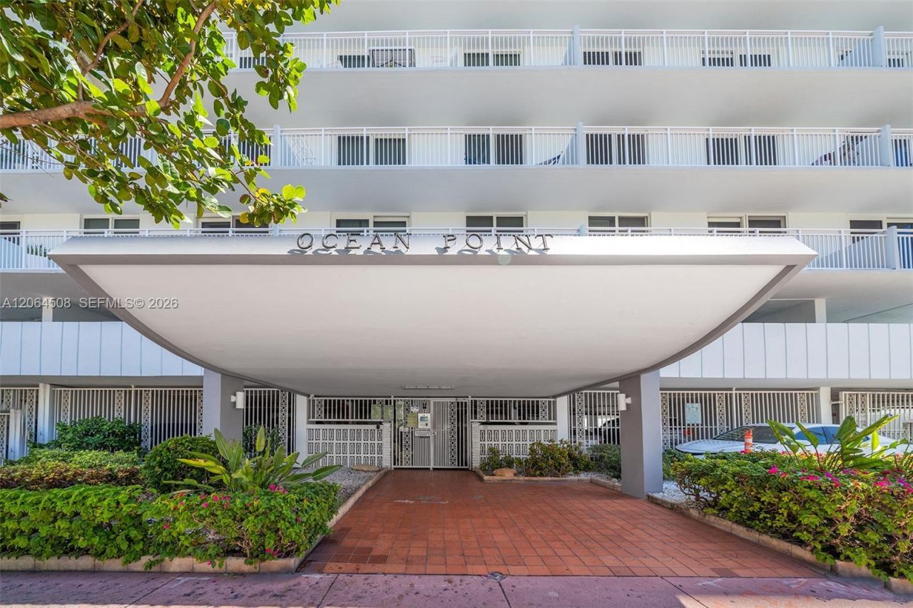 345 Ocean Dr , Unit 610, Miami Beach, FL 33139 Photo