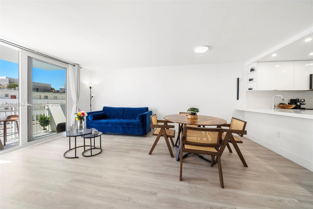 345 Ocean Dr , Unit 610, Miami Beach, FL 33139 Photo