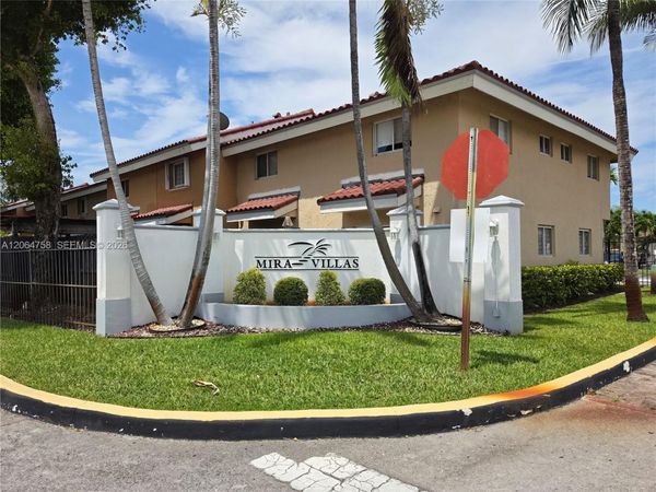 560 NW 82nd Pl , Unit 306, Miami, FL 33126