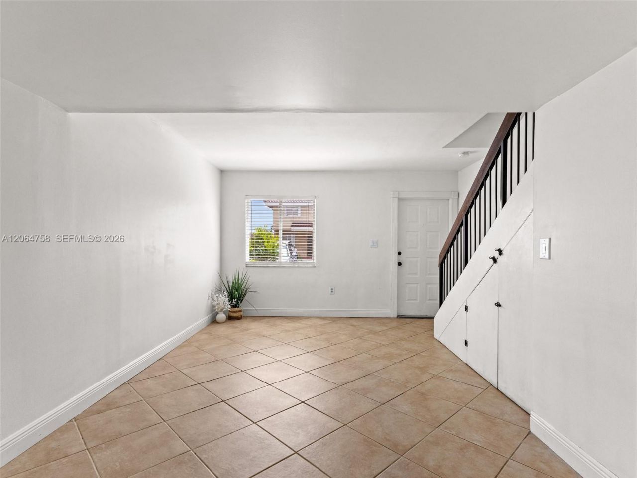 560 NW 82nd Pl, Unit 306, Miami, FL 33126 Photo