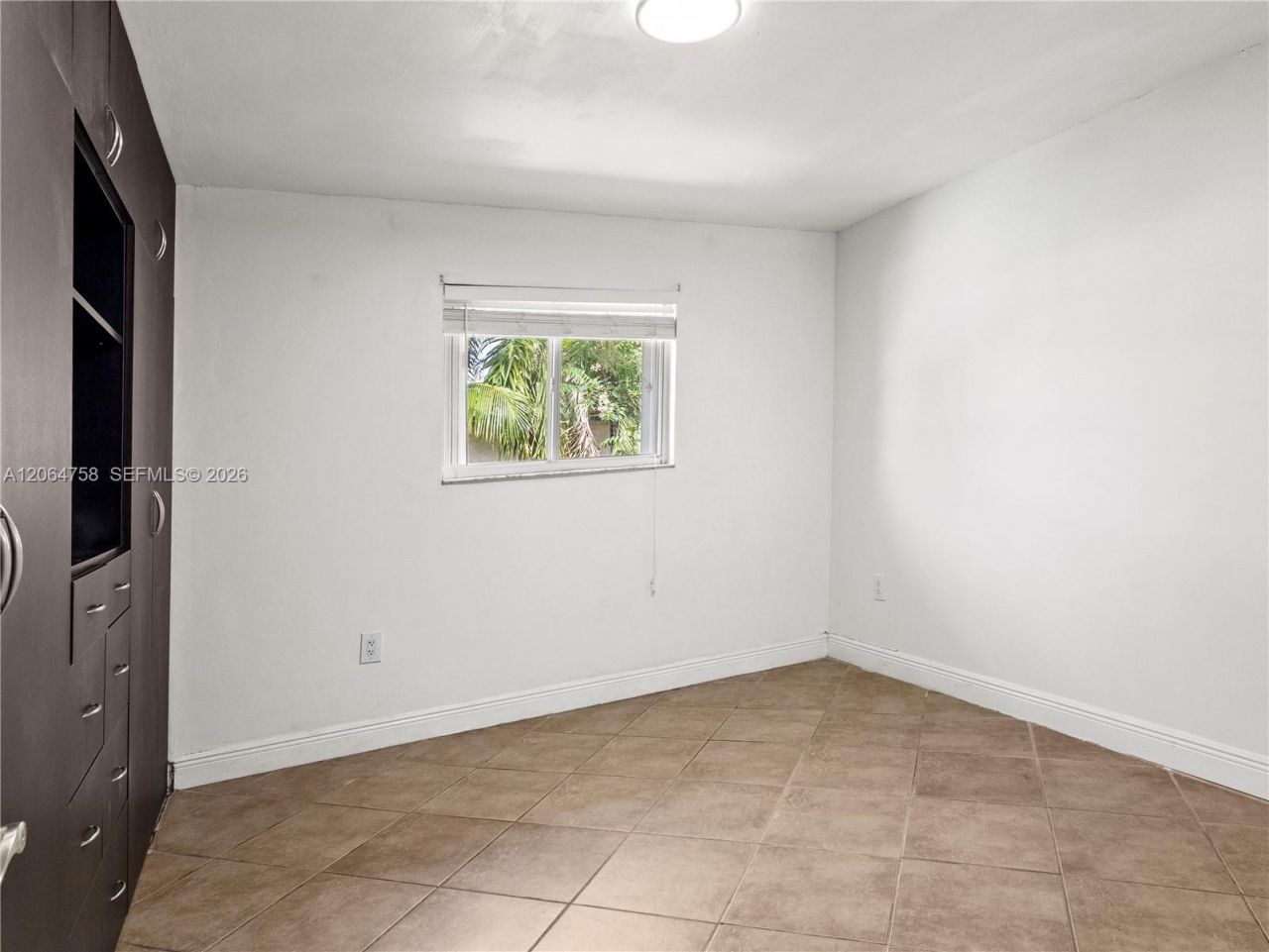 560 NW 82nd Pl, Unit 306, Miami, FL 33126 Photo