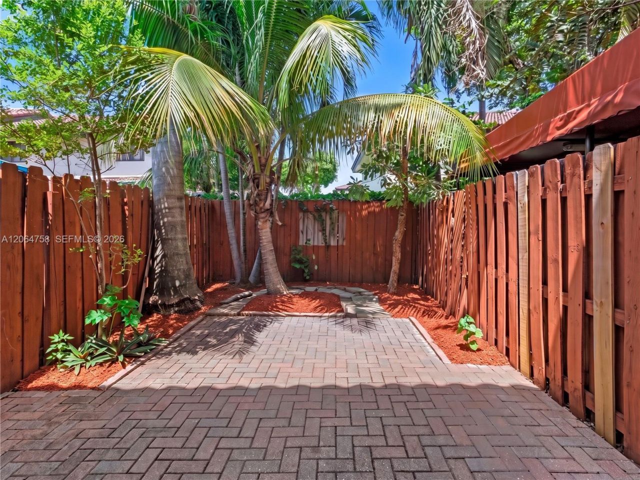 560 NW 82nd Pl, Unit 306, Miami, FL 33126 Photo