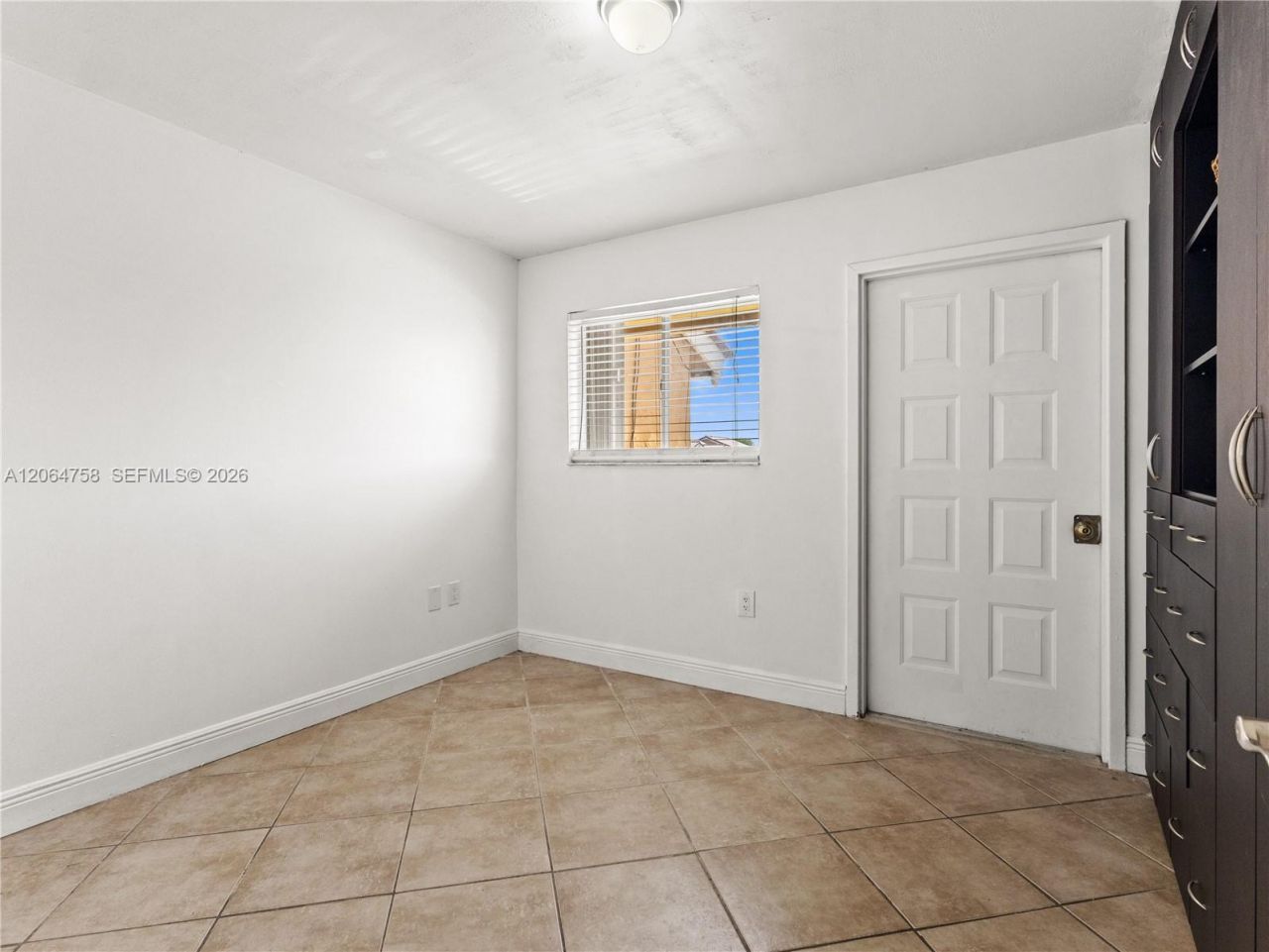 560 NW 82nd Pl, Unit 306, Miami, FL 33126 Photo