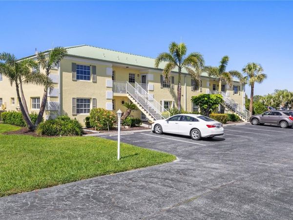 942 CAPRI ISLES BOULEVARD , Unit 105, VENICE, FL 34292