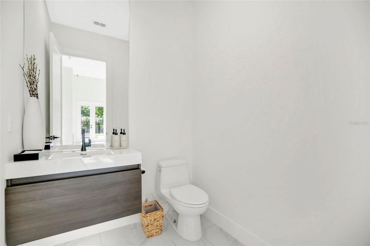 1305 Belmont Drive, Orlando, FL 32806 Photo