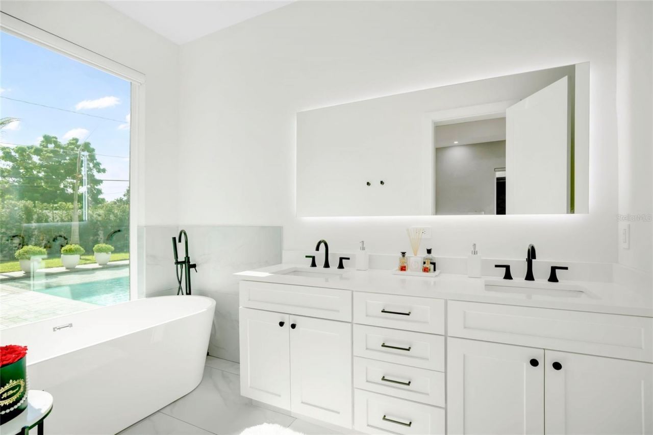 1305 Belmont Drive, Orlando, FL 32806 Photo