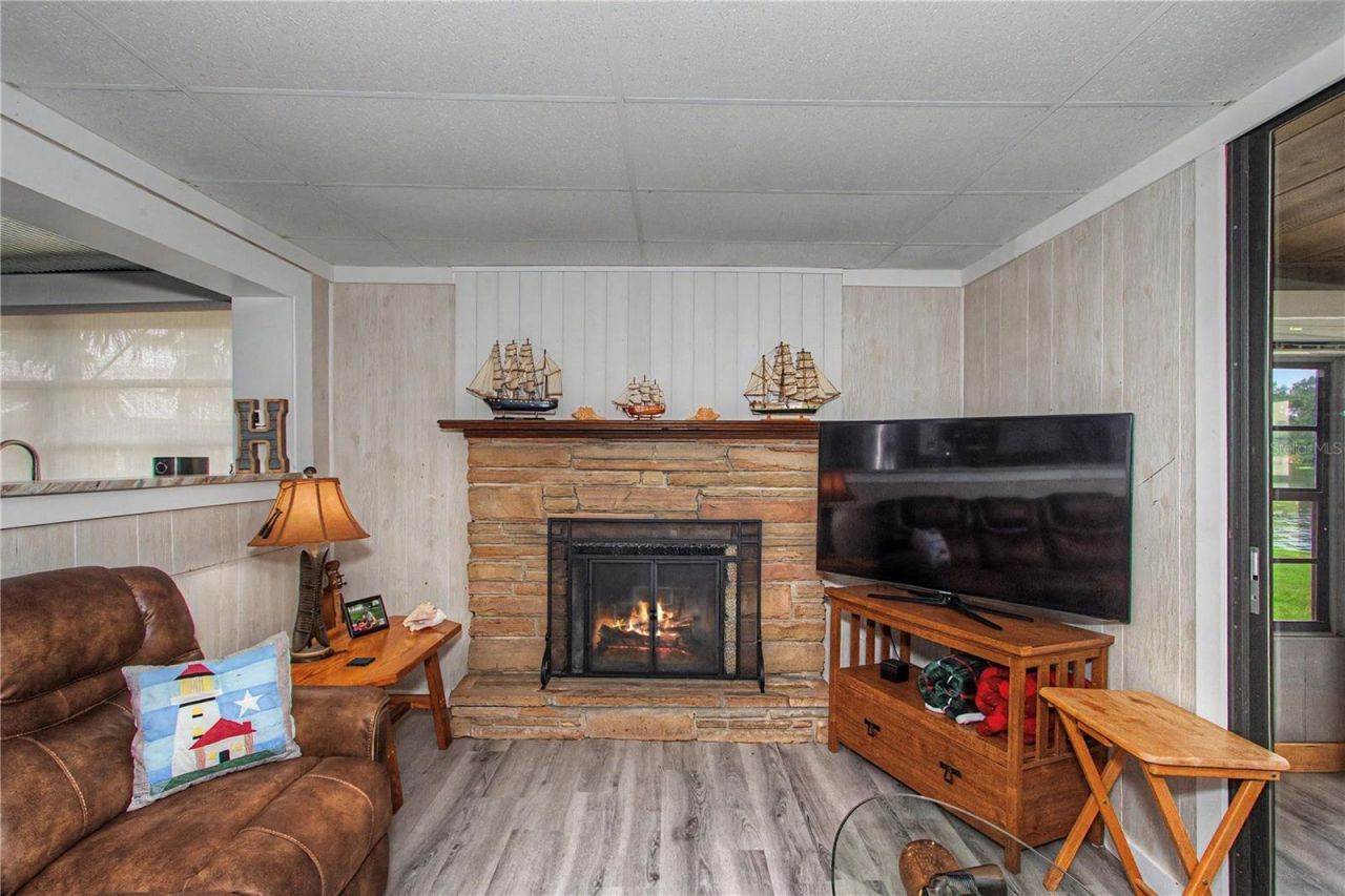 56440 Water Oak Road, Astor, FL 32102 Photo