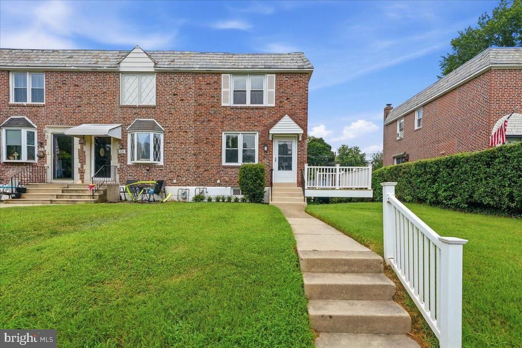 236 S ACADEMY AVENUE , GLENOLDEN, PA 19036