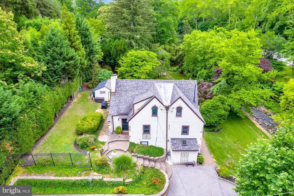 1016 TRINITY LANE , CONSHOHOCKEN, PA 19428