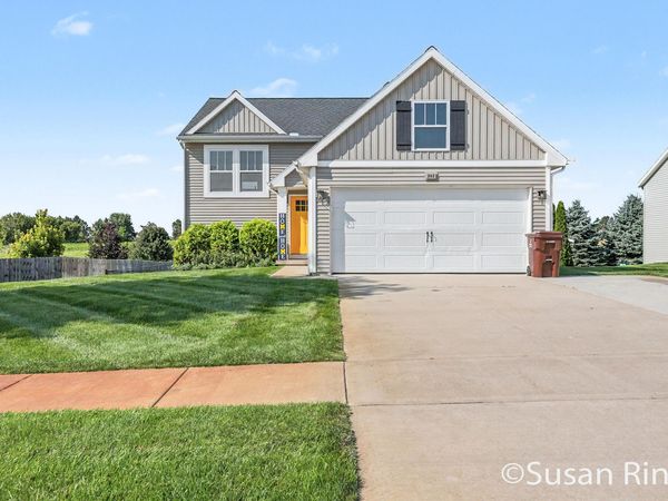 282 Vansen Drive, Kent City, MI 49330