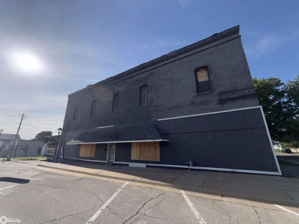 800 Maple Street, Burlington, IA 52601