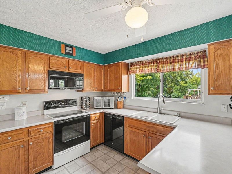 10641 Cheshire Ridge Drive, Florence, KY 41042 Photo 11
