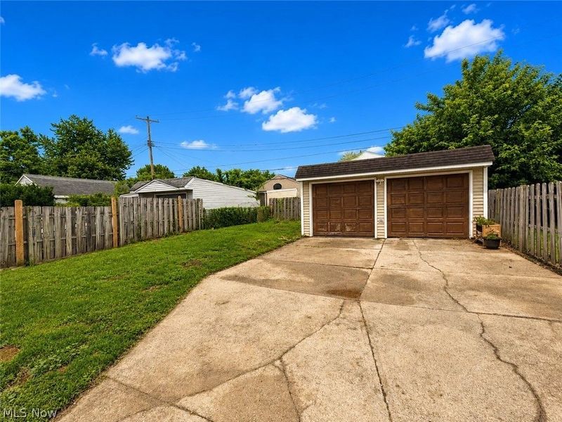 5811 Allanwood Drive, Parma, OH 44129 Photo 29