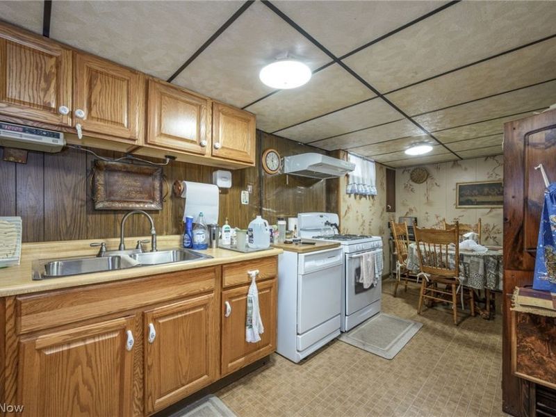 1931 Taft Avenue NE, Canton, OH 44705 Photo 28