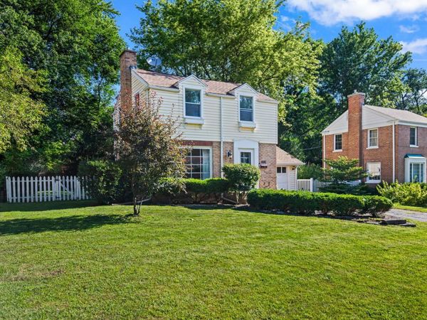 Libertyville, IL 60048