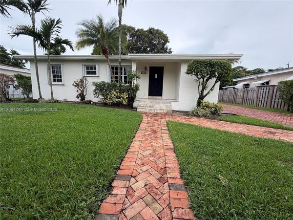 6746 SW 32nd Ter , Miami, FL 33155
