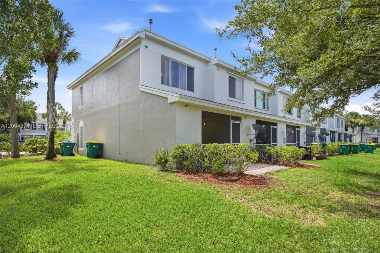 7939 Sanibel Dr , Tamarac, FL 33321 Photo