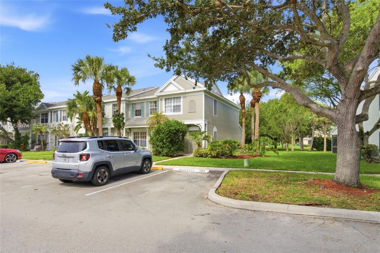 7939 Sanibel Dr , Tamarac, FL 33321 Photo
