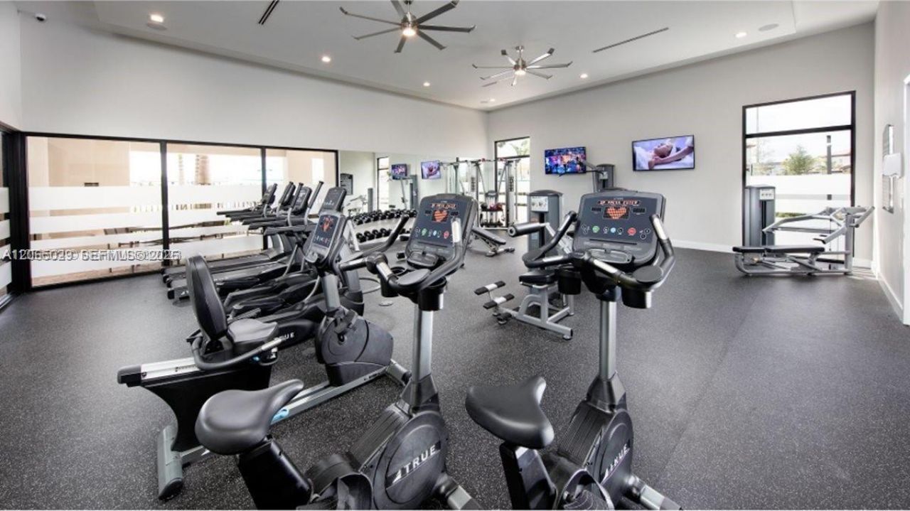 11089 W 34th Ct, Unit 11089, Hialeah, FL 33018 Photo