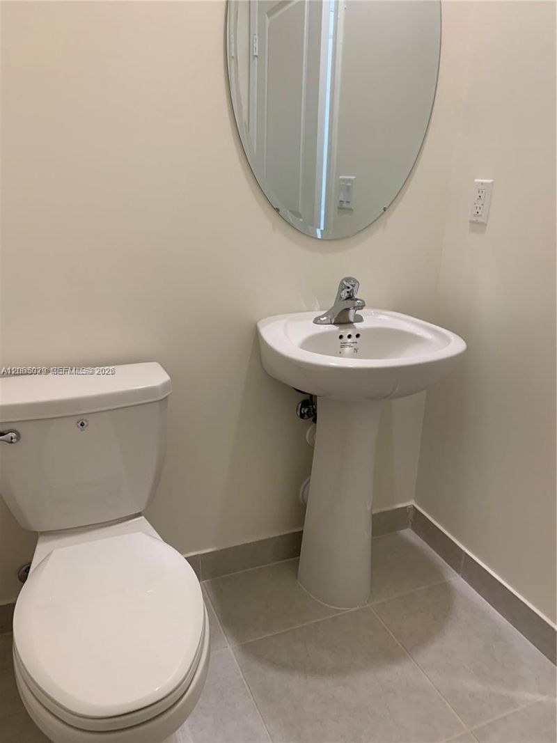 11089 W 34th Ct, Unit 11089, Hialeah, FL 33018 Photo