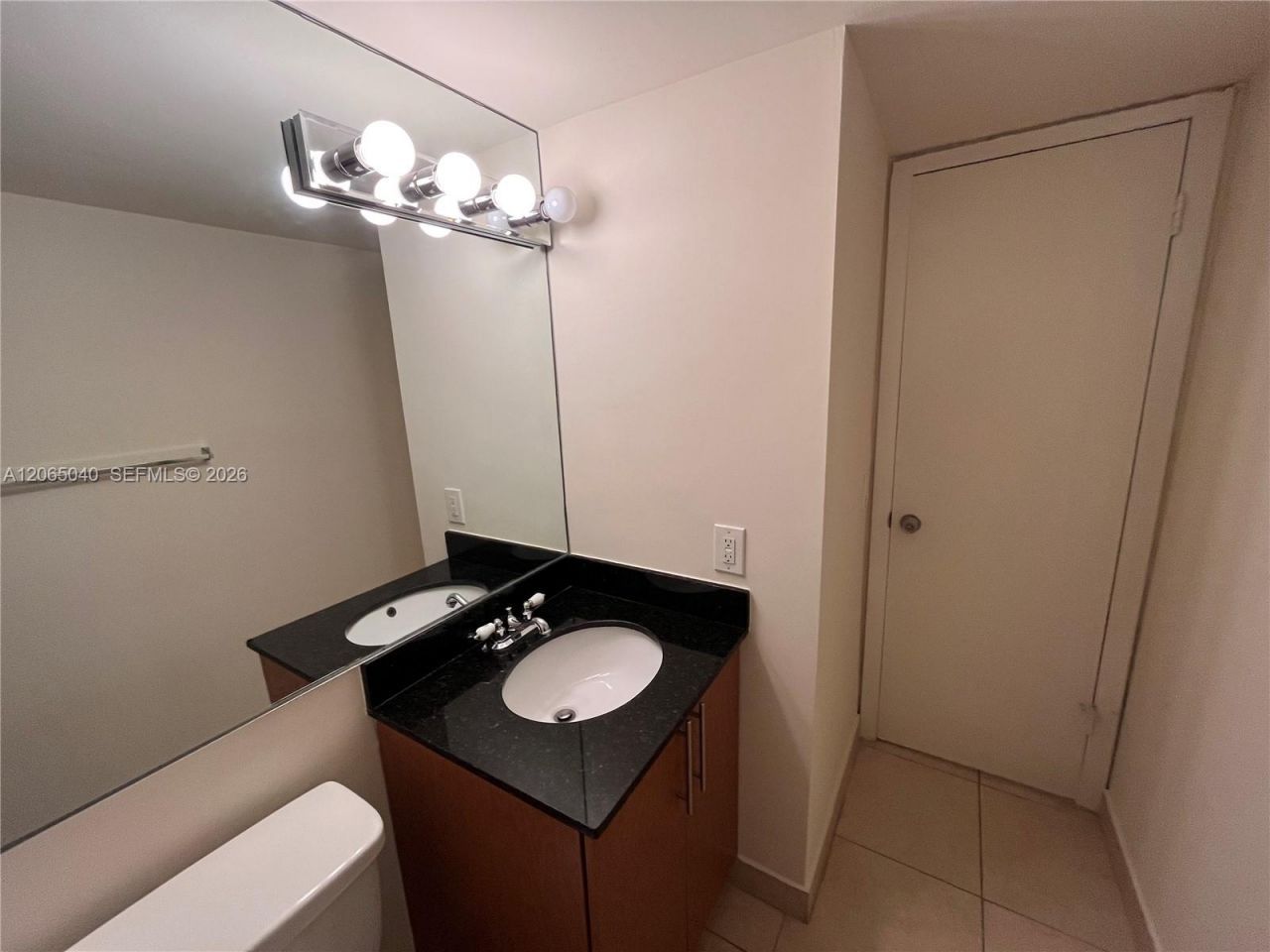 1605 Bay Rd , Unit 403, Miami Beach, FL 33139 Photo