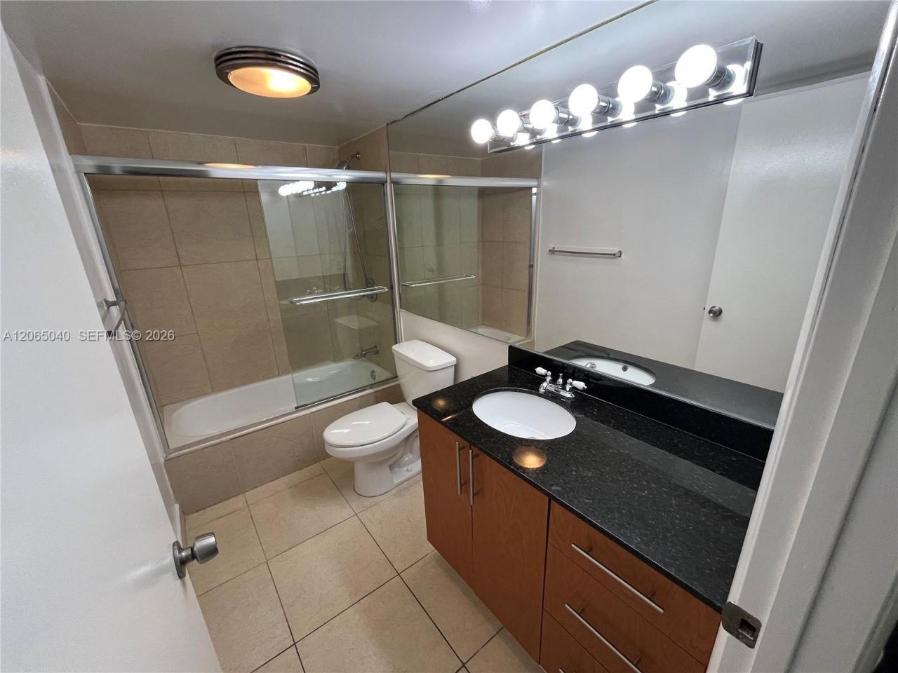 1605 Bay Rd , Unit 403, Miami Beach, FL 33139 Photo