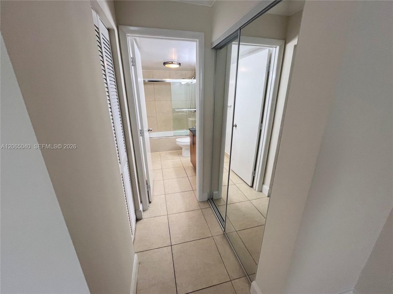 1605 Bay Rd , Unit 403, Miami Beach, FL 33139 Photo