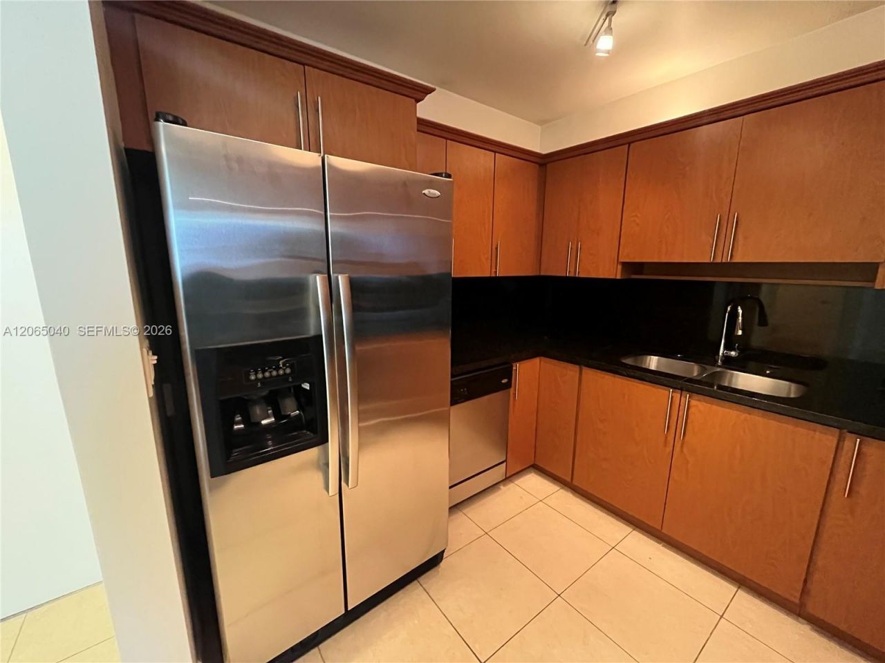 1605 Bay Rd , Unit 403, Miami Beach, FL 33139 Photo