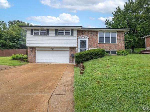 1439 Twin Oaks Drive, Arnold, MO 63010