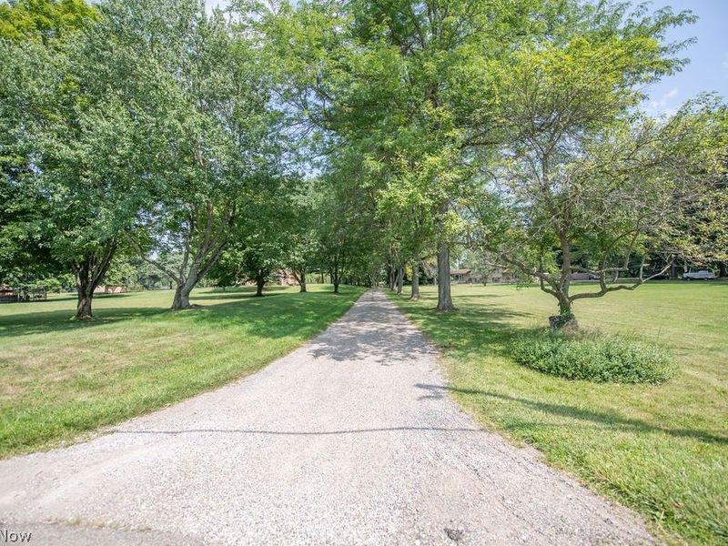 1685 N Orchard Road NE, Bolivar, OH 44612 Photo 6