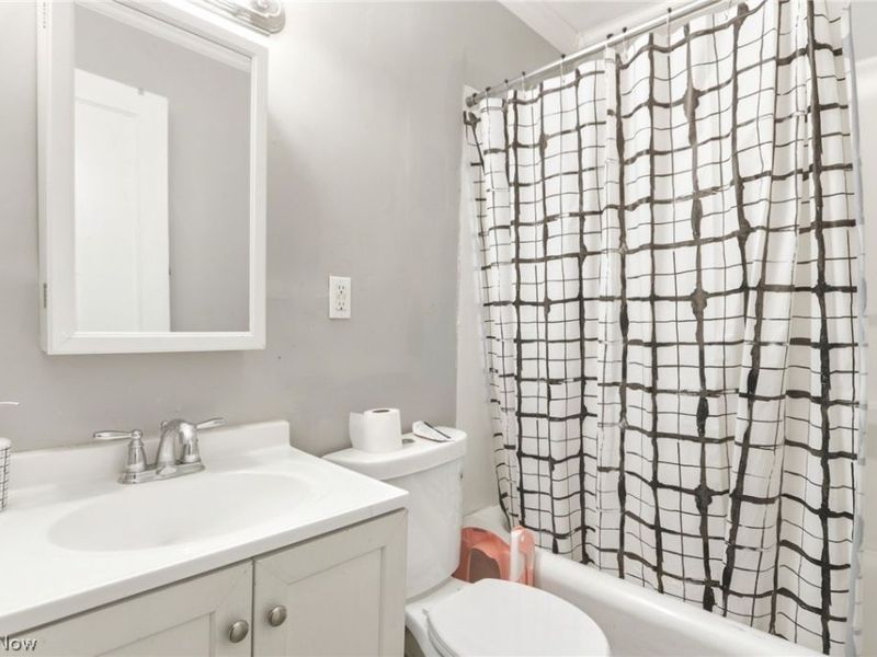 3319 W 111th Street , Cleveland, OH 44111 Photo 18