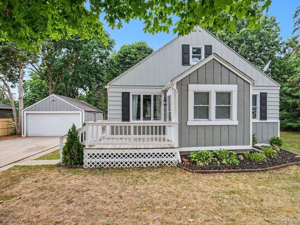 437 Deland Road , Flushing, Mi 48433
