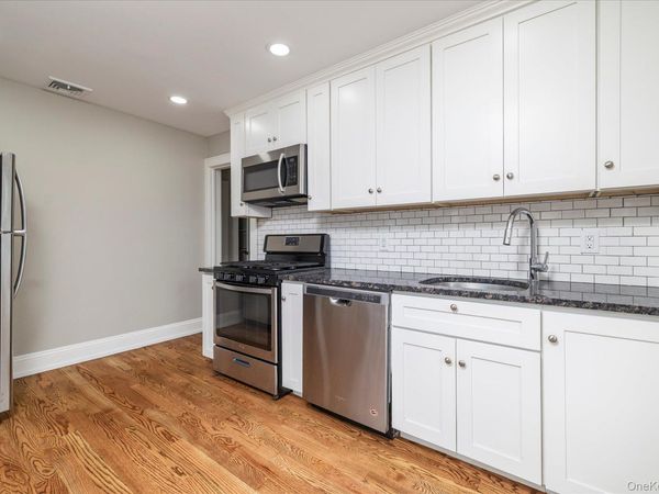 127 Smith Street, Unit 2nd Floor, Lynbrook, NY 11563