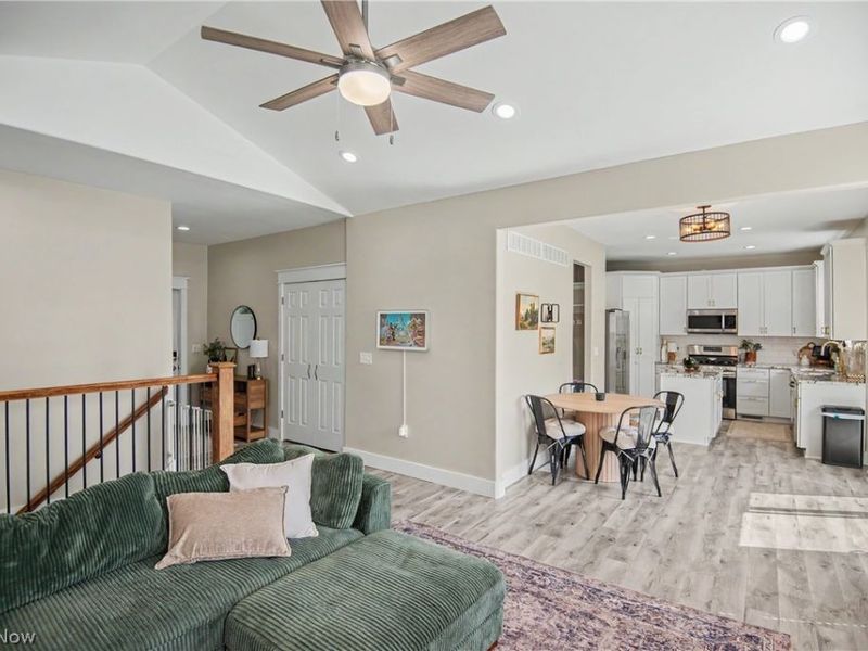 4463 Cloverlane Avenue NW, Champion, OH 44483 Photo 11