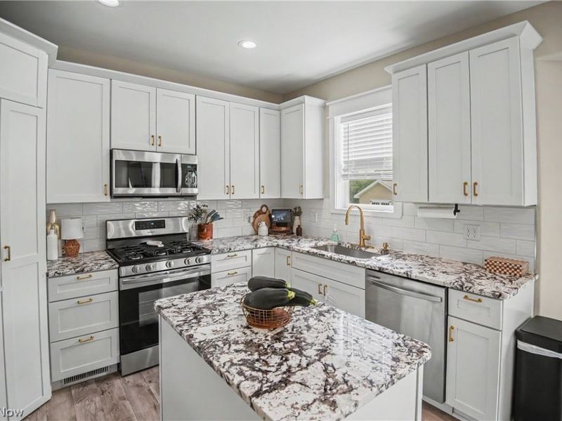4463 Cloverlane Avenue NW, Champion, OH 44483 Photo 4