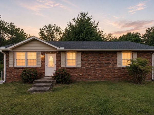 109 Phillips St, Charlotte, TN 37036