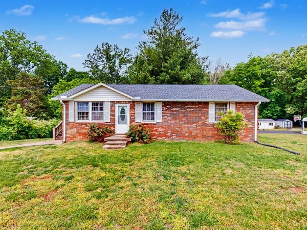 109 Phillips St , Charlotte, TN 37036